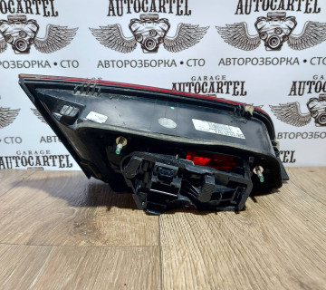 Ліхтар правий внутрішній Audi A3 8V 8V4945094A