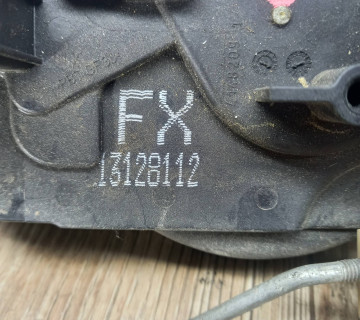 Замок дверки передній правий 5 pin Opel Astra H 04-14,13128112