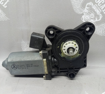 Моторчик переднього склопідйомника Mercedes C-Class W203 S-Class W220 CLC C203 CL C215 a2208204642