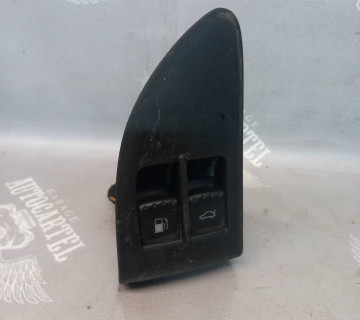 Кнопки відкриття кришки багажника та лючка баку Volkswagen Passat B5 1j0959831a, 1j0959833a