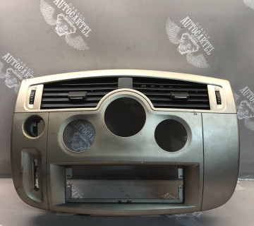 Накладка/Захист панелі приладів 8200140713 для Renault Scenic II