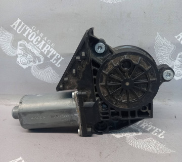 Моторчик склопідіймача передній 0130821764 для Audi A4/Volkswagen Touareg