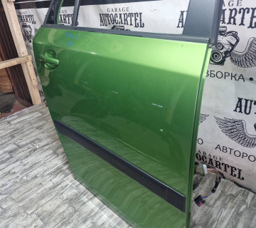 Дверка задня права Skoda Fabia 2007-2014 універсал.lf6z 21619403
