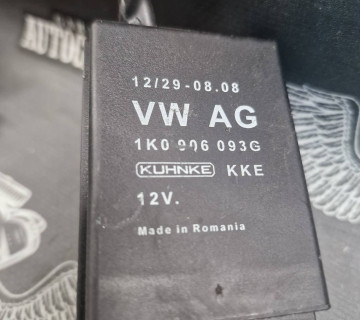 1k0906093g блок керування бензонасом Volkswagen Golf 5 2003 - 2009 1.4