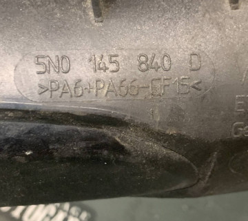 Патрубок інтеркулера лівий VW Passat B6 2.0 tdi 5n0145840d
