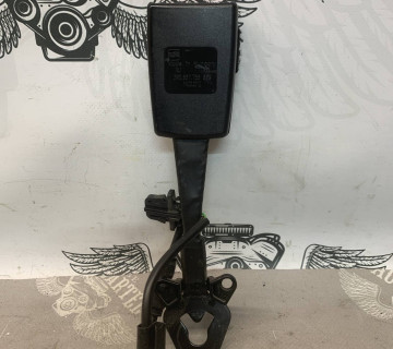 Замок ременя безпеки передній правий seat exeo 3r0857755