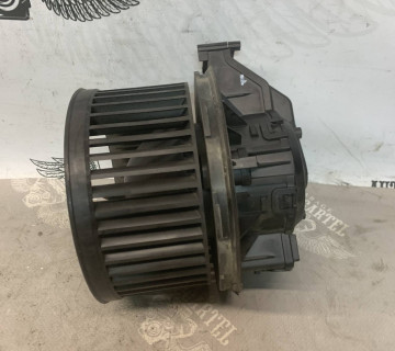 Вентилятор пічки Ford Fiesta Mk7 3137231000, 0130115551, vp8e2h18456-aa
