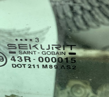 Скло дверей переднє праве Citroen Berlingo (1996-2008) 43r-000015, 21804267