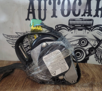 Ремінь безпеки задній лівий з піропатроном VOLKSWAGEN Touareg 1 2002—2010 7L685780