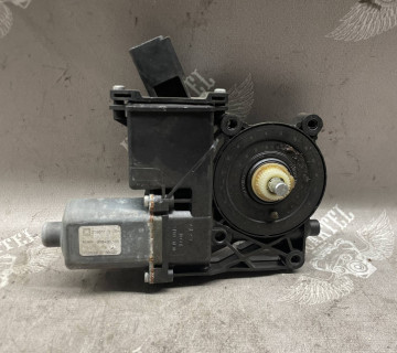 Моторчик склопідйомника двері передньої правої Opel Astra J 20951582