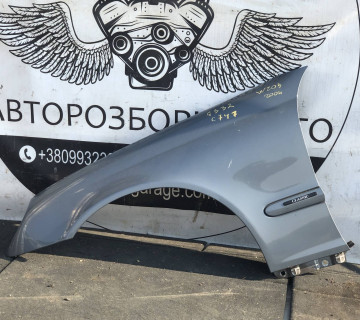 Крило переднє ліве Mercedes W203 21100710