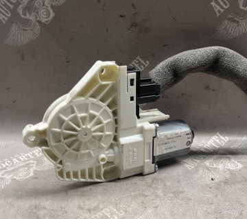 Моторчик склопідйомника задній правий Skoda Yeti 5l0959812