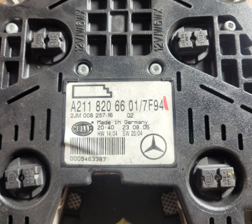 Плафон освітлення салону Mercedes W211, A2118206601