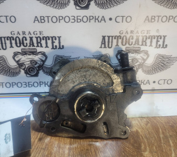 03L100J Вакуумний насос Skoda Octavia A5 09-13 2.0 TDI
