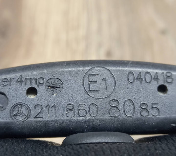Ремінь безпеки передній правий з піропатроном чорний Mercedes-Benz E-Class W211