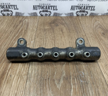 Паливна рейка Toyota Auris 2.0D-4D (E15) 2006-2012 238100R010