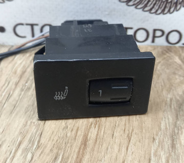 7l6963570c Кнопка обігріву сидіння задні праві VW Touareg 2002-2010