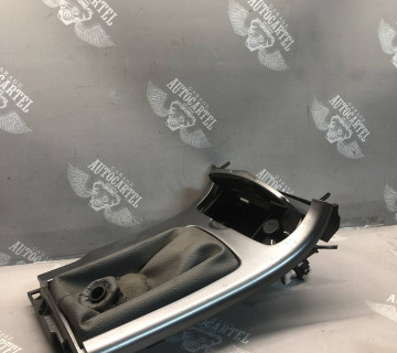 gj6a64334 Декоративна консоль переключення передач Mazda 8 GG