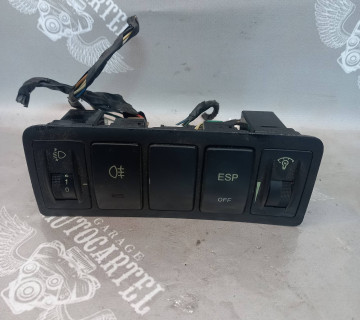 Блок кнопок Hyundai Sonata NF 2004-2009 93300-3k390