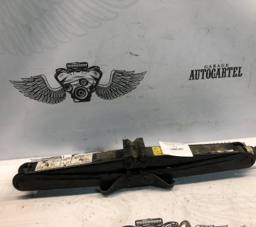 Домкрат Saab Opel Astra H, Zafira B, Signum, Vectra 13162852, 12804155