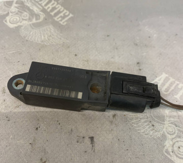Датчик удару Airbag Mercedes E-class W211 a0028202726