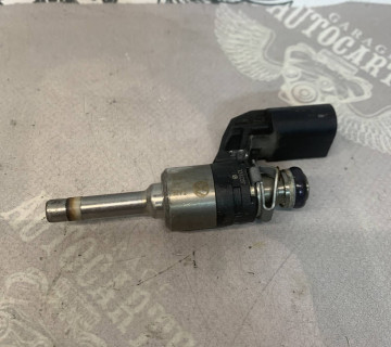 Форсунка паливна Volkswagen Golf, Jetta, Touran 1,4 TSI 03c906036f
