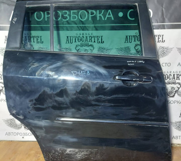 Двері задні праві Mazda 5 200-2010 D1128