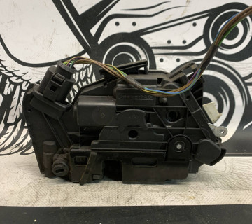 Замок дверей задній лівий електр 6 пінів Skoda Fabia 2007-2014 5n0839015d