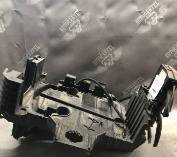 Майданчик під акумулятор Citroen C5 2.0hdi 16V 2008-2017 9659039080