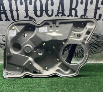Склопідйомник передній правий Skoda Octavia A5 1z1837656b