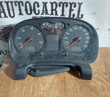 Щиток приладів VW Golf 4 1J0919861B