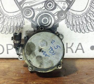 Вакуумний насос Audi A6 C5 2.5 TDI Pierburg 057145100G