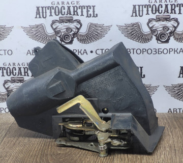 Замок двері задній лівий MERCEDES-BENZ E-CLASS W210 2027300535