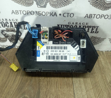 Блок регулювання сидіння переднього правого Mercedes-Benz S-Class W220 2208213858